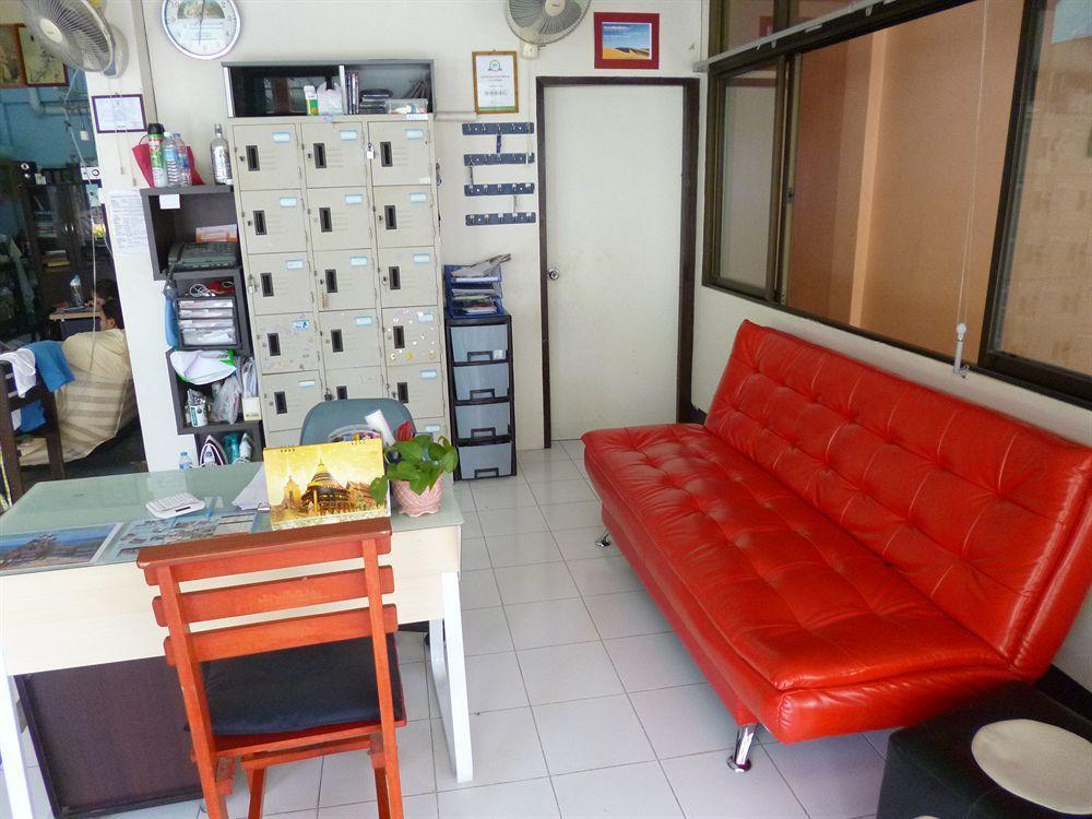 Pineapple Guesthouse Phuket Exterior photo
